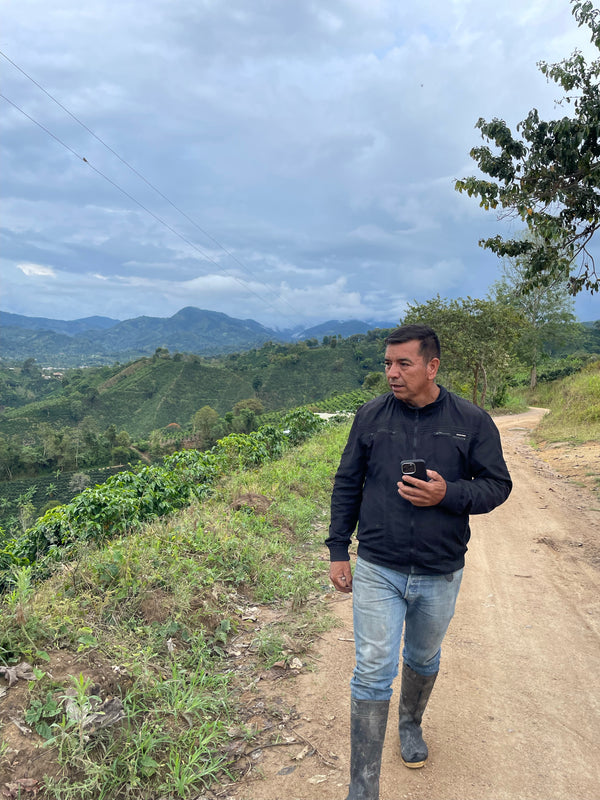 Colombia Beto Narvaez - Multi-Stage Washed Pink Bourbon